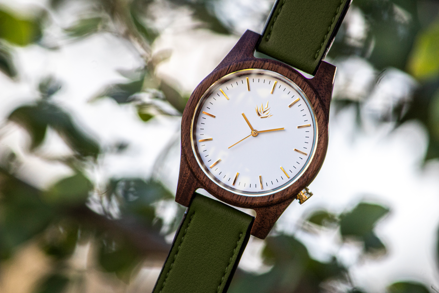 Agavia Line 44mm - Walnut / White