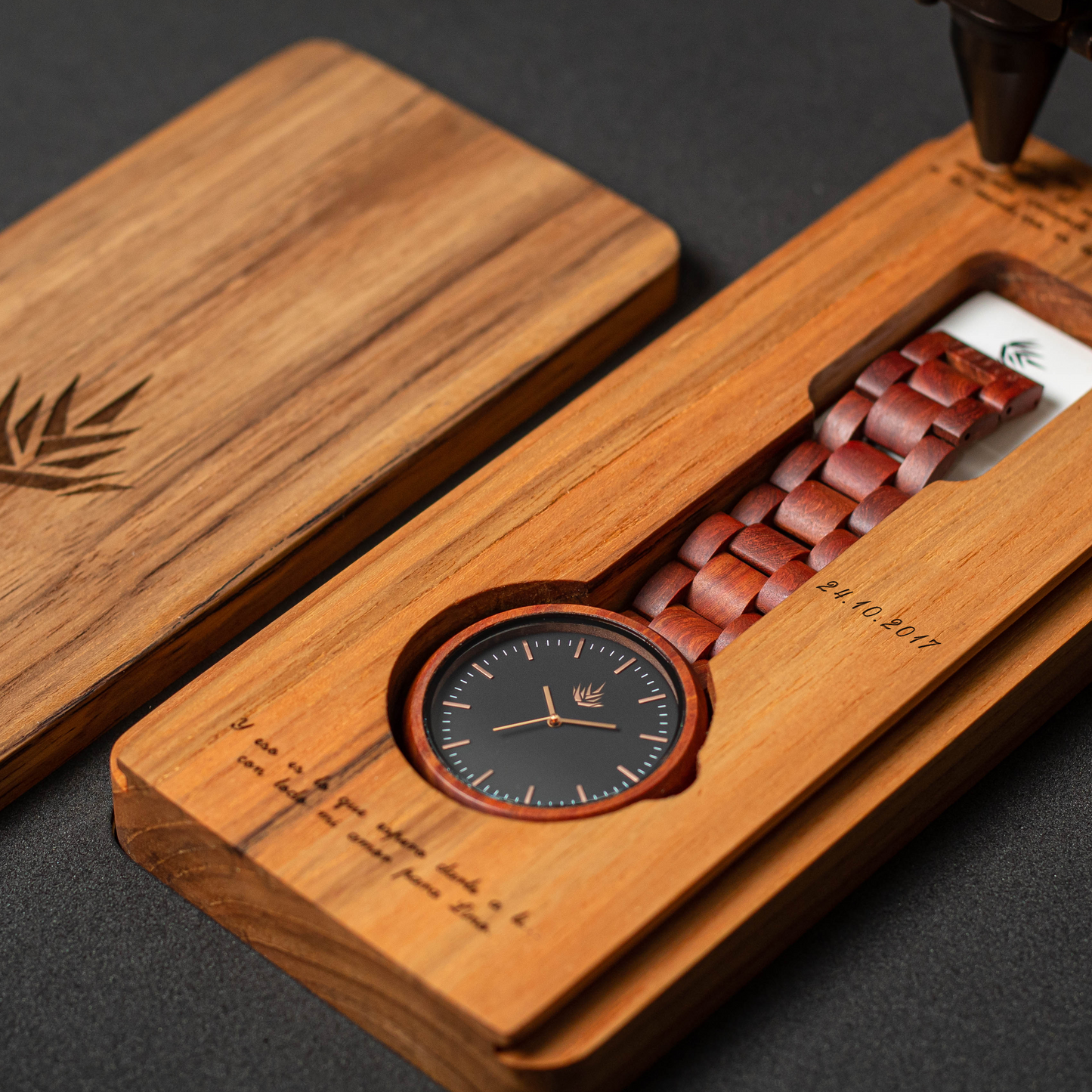 Pareja de Agavus | Edición Especial | 37mm y 44mm | Sándalo Rojo | Oro Rosa | Carátulas Negras