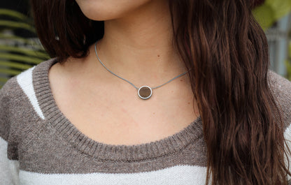 Circle necklace / Walnut
