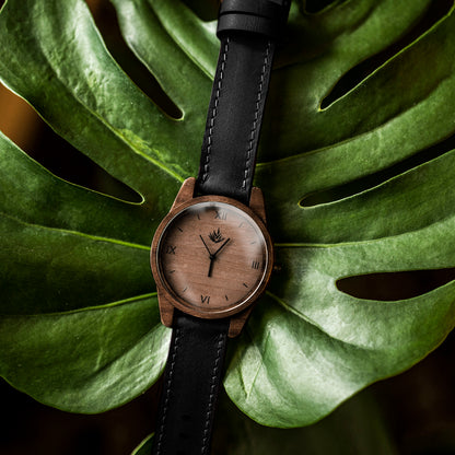 The Classic 44mm Walnut - Cactus Leather