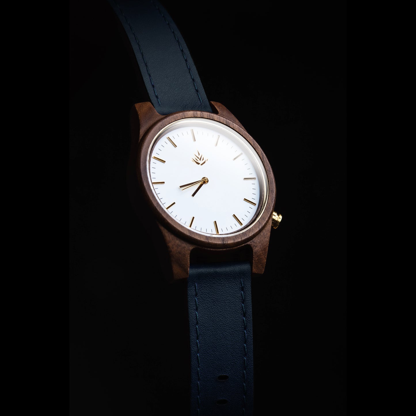 Agavia Line 44mm - Walnut / White