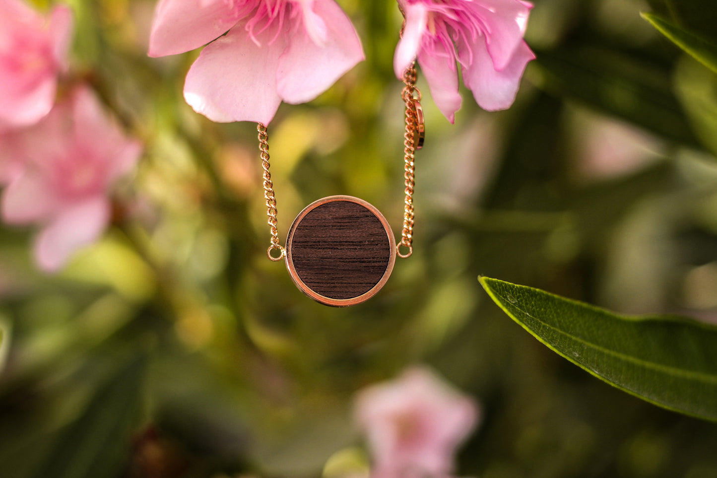 Circle bracelet / Walnut