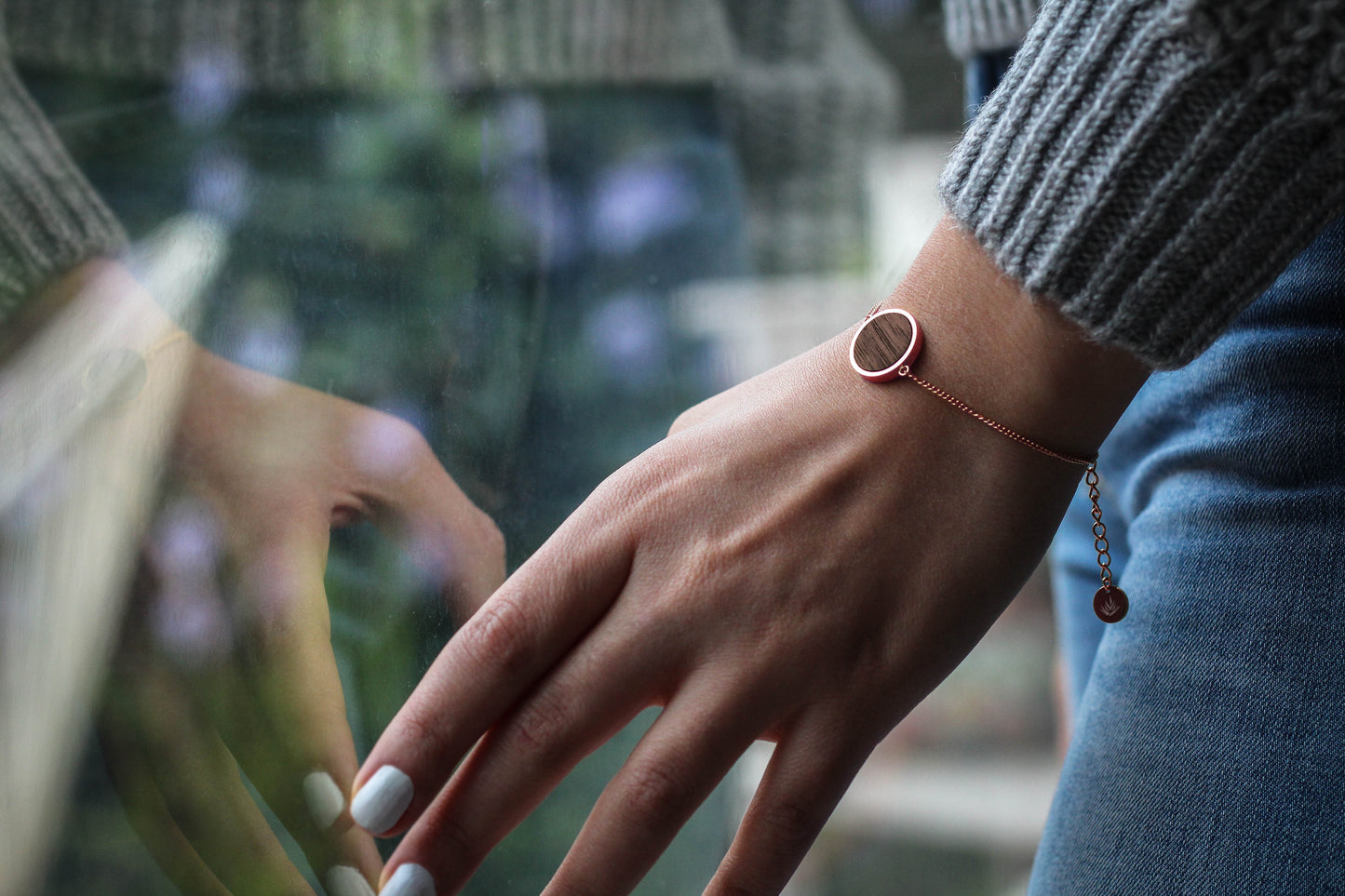 Circle bracelet / Walnut