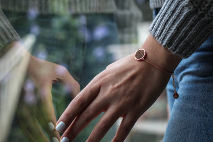 Circle bracelet / Walnut