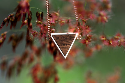 Triangle necklace / Walnut