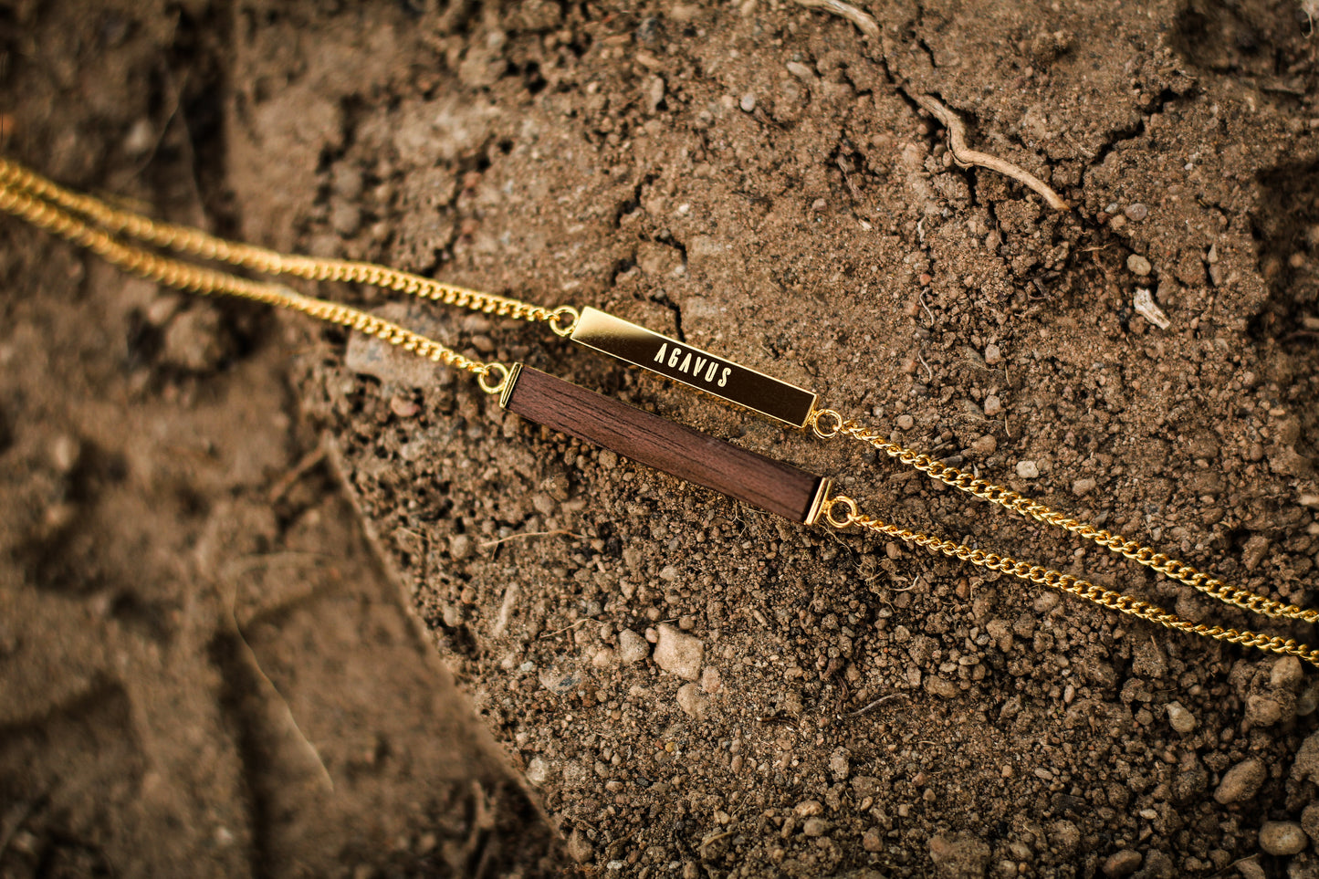 Rectangle necklace / Walnut