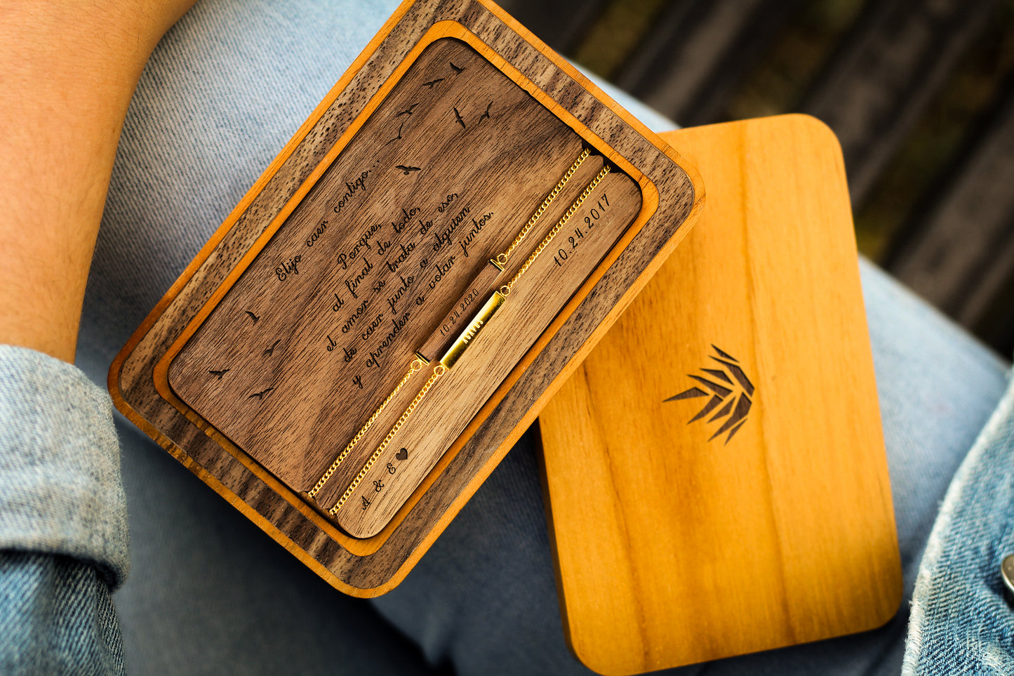 Rectangle necklace / Walnut