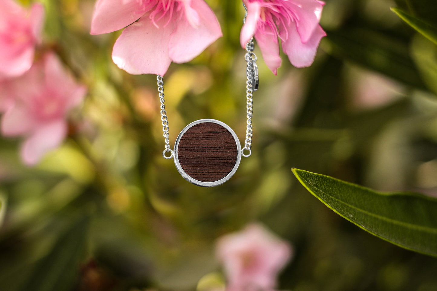 Circle bracelet / Walnut